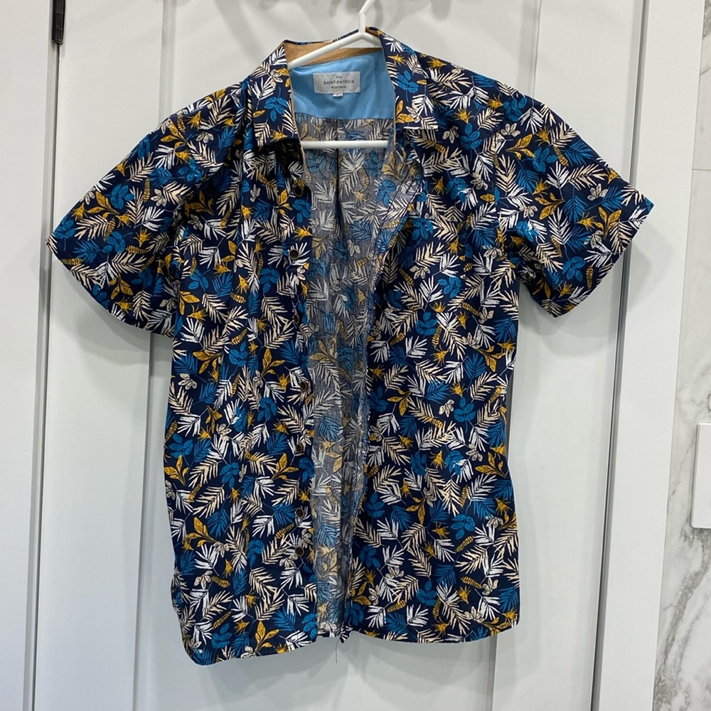 Short sleeve shirt